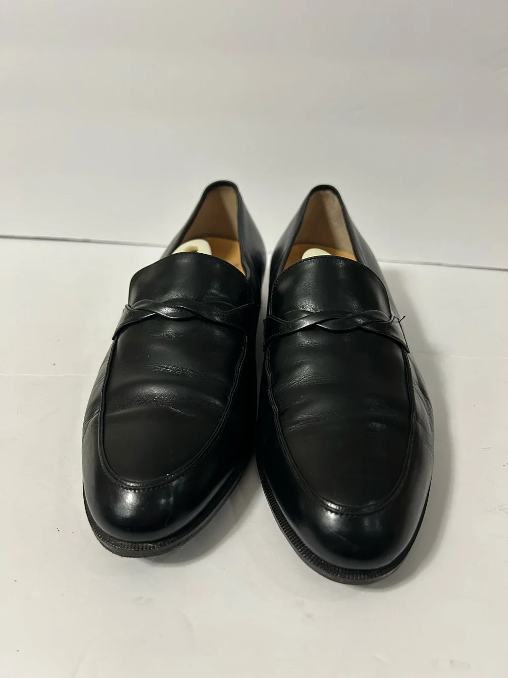 Vintage Salvatore Ferragamo  leather loafers featuring Twisted Strap Men’s 7 E